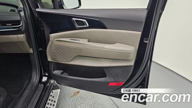 Kia Carnival 2025 — Photo 10/34