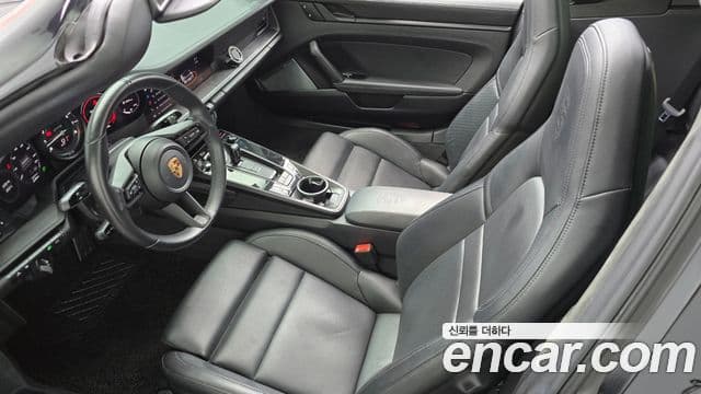 Porsche 911 2023 — Photo 19/20