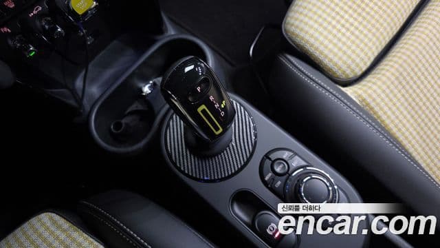 Mini Cooper Electric 2023 — ფოტო 4/20