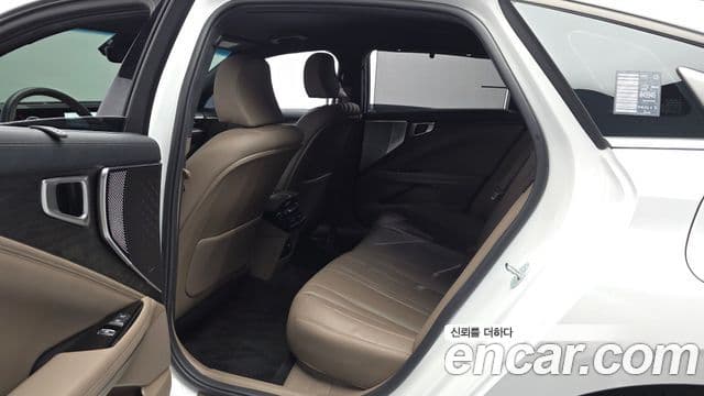Kia K8 2023 — Şəkil 30/33