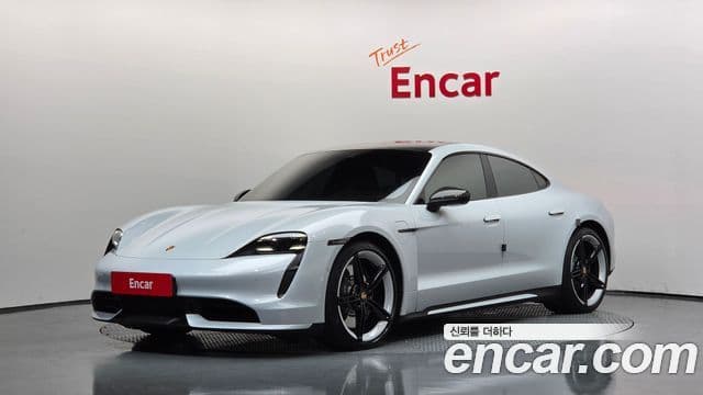 Porsche Taycan 2021 — ფოტო 13/20