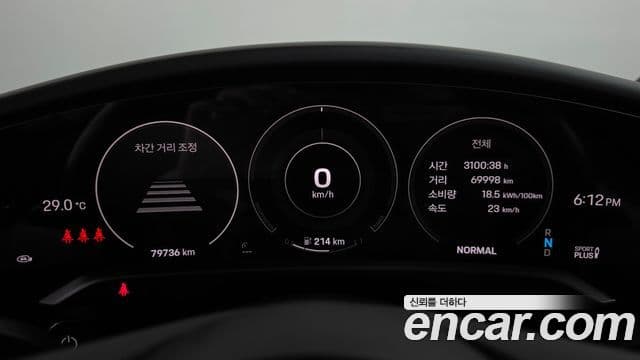 Porsche Taycan 2021 — ფოტო 9/20