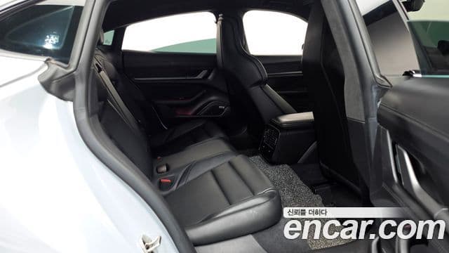 Porsche Taycan 2021 — ფოტო 7/20