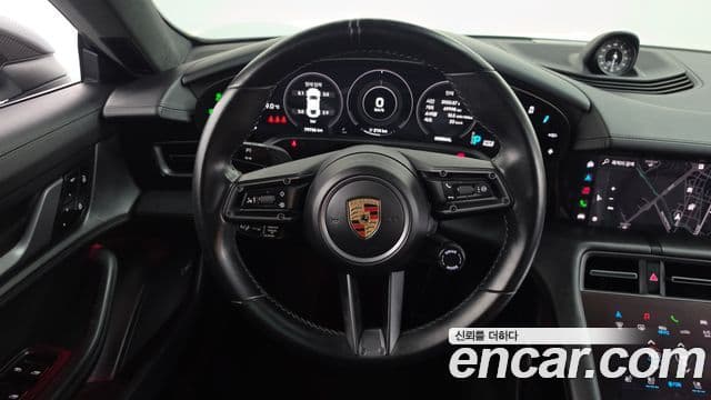 Porsche Taycan 2021 — ფოტო 15/20