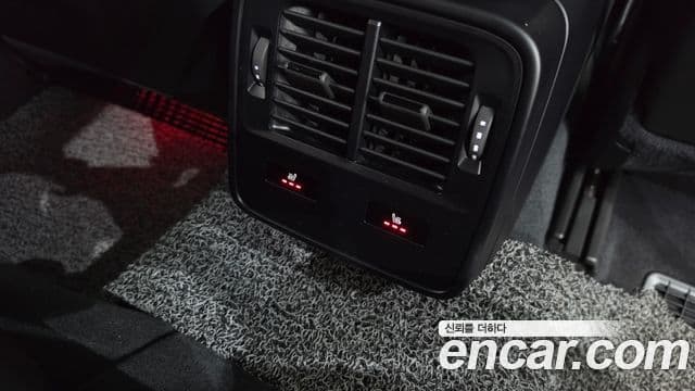 Porsche Taycan 2021 — ფოტო 18/20
