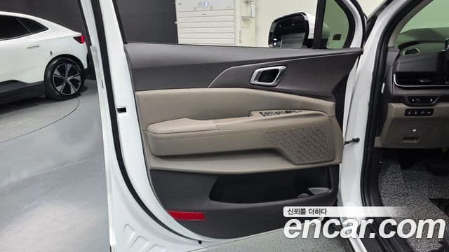 Kia Carnival 2026 — Photo 1/36