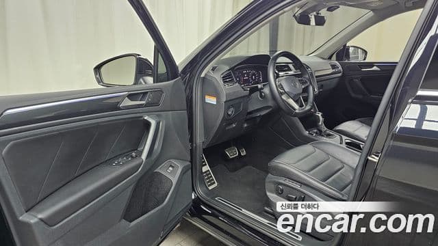 Volkswagen Tiguan 2022 — Şəkil 17/30