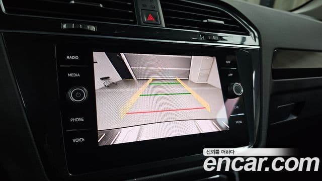 Volkswagen Tiguan 2022 — Şəkil 25/30