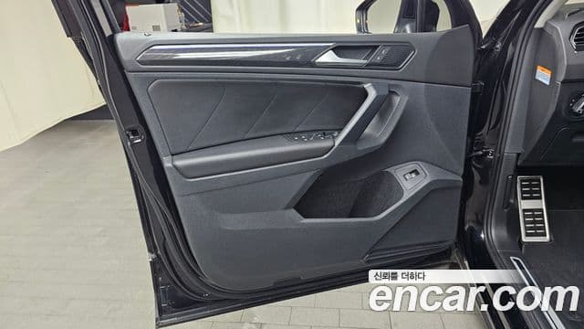 Volkswagen Tiguan 2022 — Şəkil 29/30