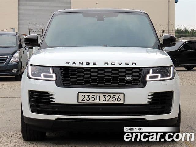 Land Rover Range Rover 2019 — Фото 2/20