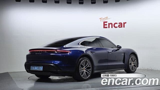 Porsche Taycan 2021 — ფოტო 21/41