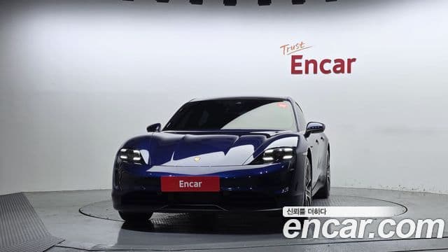 Porsche Taycan 2021 — ფოტო 8/41