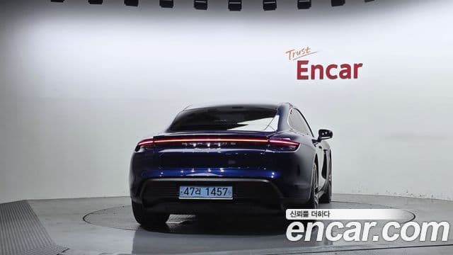 Porsche Taycan 2021 — ფოტო 25/41