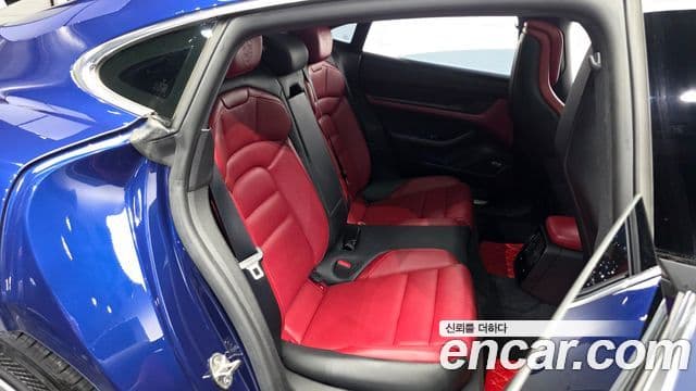 Porsche Taycan 2021 — ფოტო 32/41