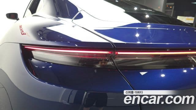 Porsche Taycan 2021 — ფოტო 30/41