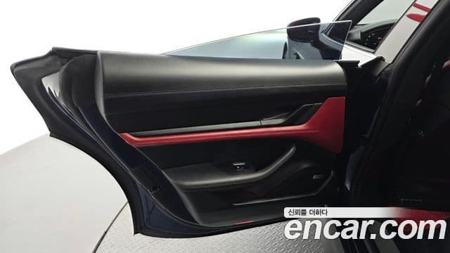 Porsche Taycan 2021 — ფოტო 35/41