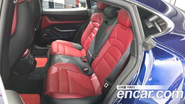 Porsche Taycan 2021 — ფოტო 38/41