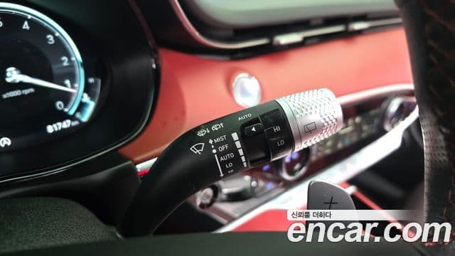 Genesis GV70 2021 — Photo 15/32