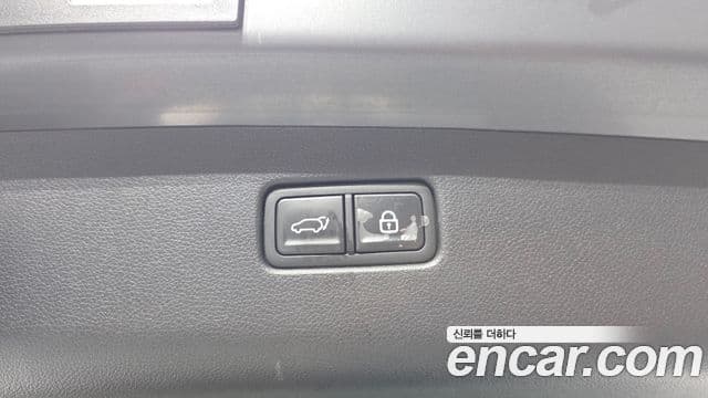 Genesis GV70 2021 — Photo 18/32
