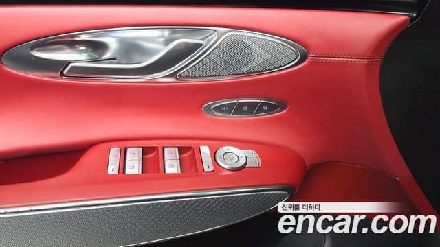Genesis GV70 2021 — Photo 14/32