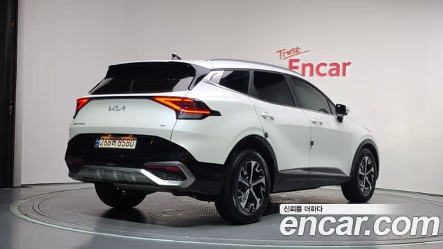 Kia Sportage 2023 — Фото 2/20