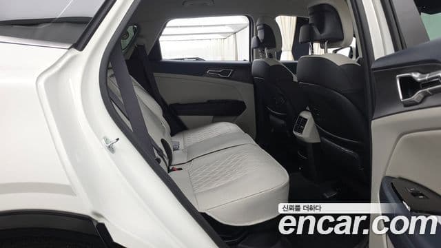 Kia Sportage 2023 — Фото 12/20