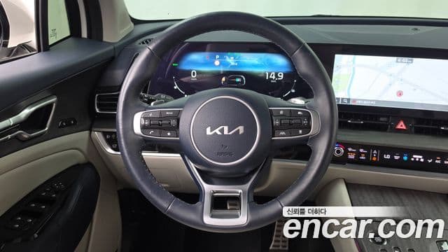 Kia Sportage 2023 — Фото 13/20