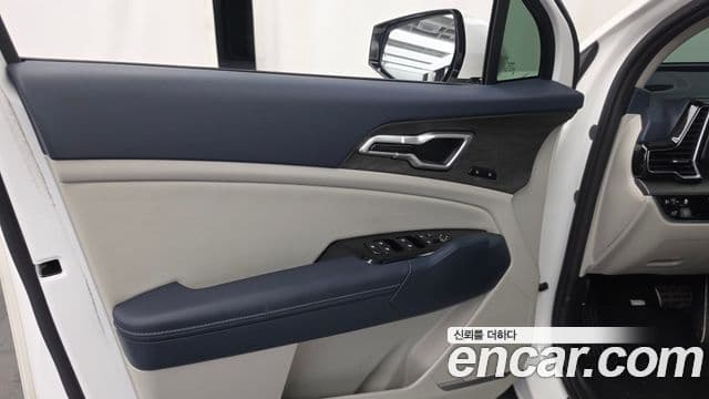 Kia Sportage 2023 — Photo 10/33