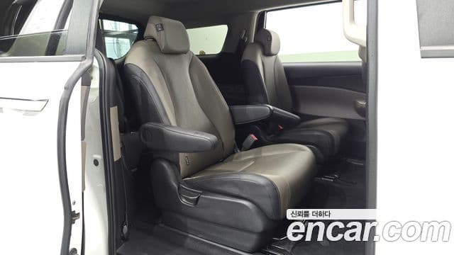 Kia Carnival 2024 — Фото 12/20