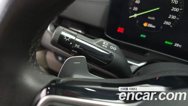Kia Carnival 2024 — ფოტო 23/35
