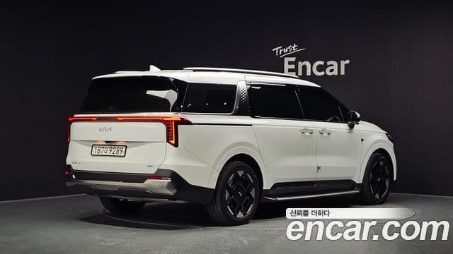 Kia Carnival 2025 — Фото 1/20