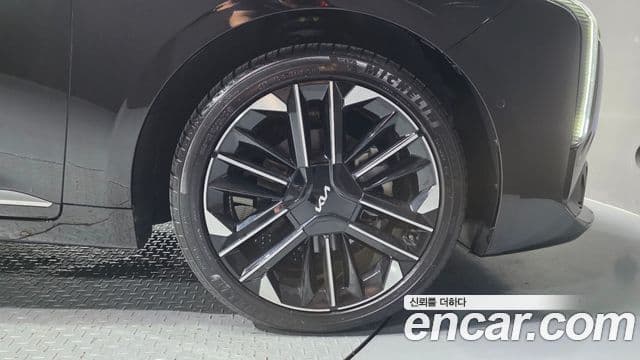 Kia K8 2025 — Photo 8/41