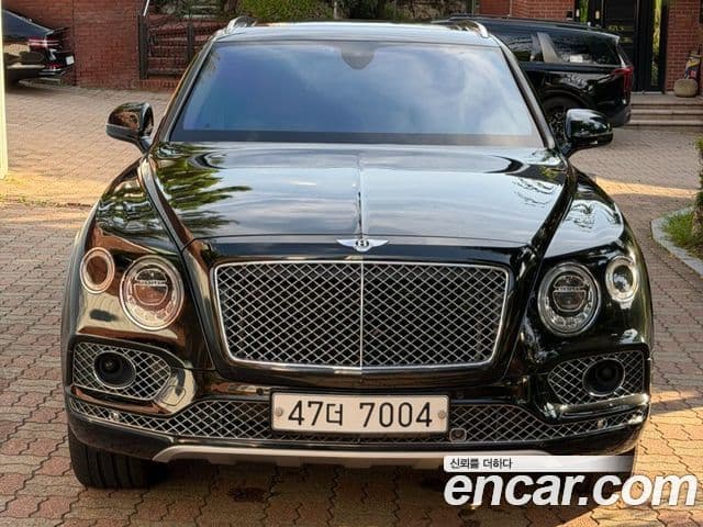 Bentley Bentayga 2018 — Photo 2/7