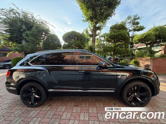 Bentley Bentayga 2018 — Photo 5/7