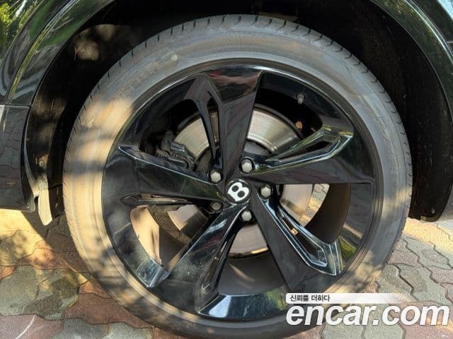 Bentley Bentayga 2018 — Photo 4/7