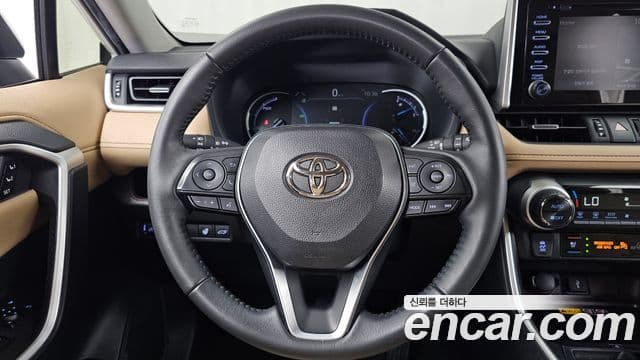 Toyota RAV4 2022 — Фото 13/20