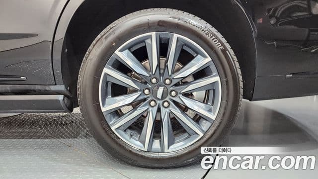 Cadillac Escalade 2021 — ფოტო 18/37