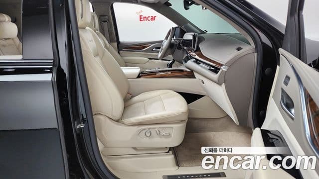 Cadillac Escalade 2021 — ფოტო 30/37