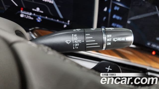 Cadillac Escalade 2021 — ფოტო 26/37