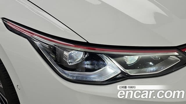 Volkswagen Golf 2024 — ფოტო 24/32