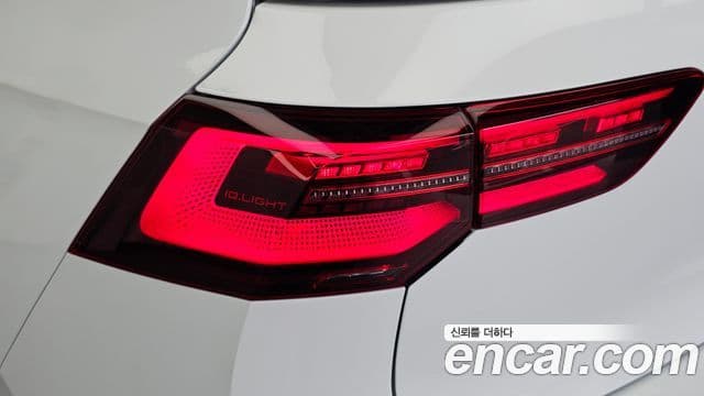 Volkswagen Golf 2024 — ფოტო 23/32