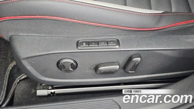 Volkswagen Golf 2024 — ფოტო 30/32
