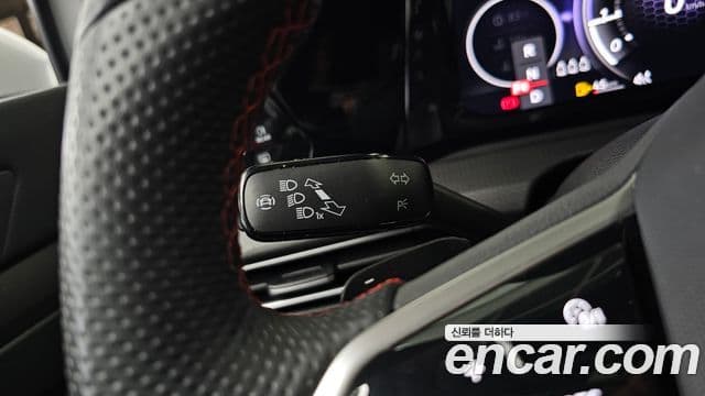 Volkswagen Golf 2024 — ფოტო 19/32
