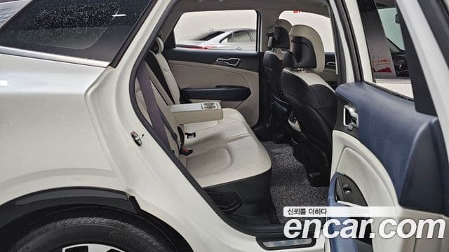 Kia Sportage 2023 — Фото 11/20