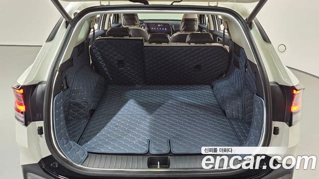Kia Sportage 2023 — Фото 18/20