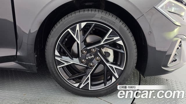 Kia K5 2023 — ფოტო 19/32