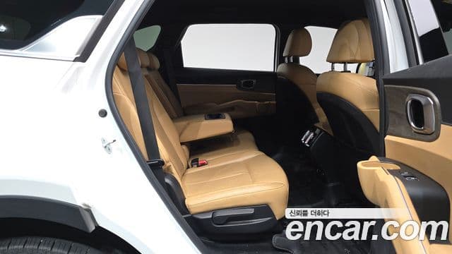 Kia Sorento 2022 — Фото 11/20