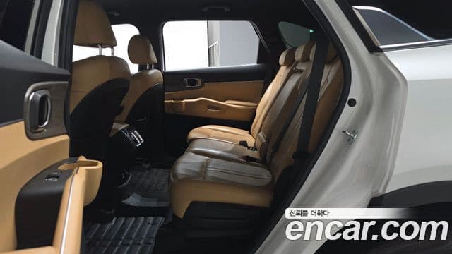 Kia Sorento 2022 — Фото 12/20