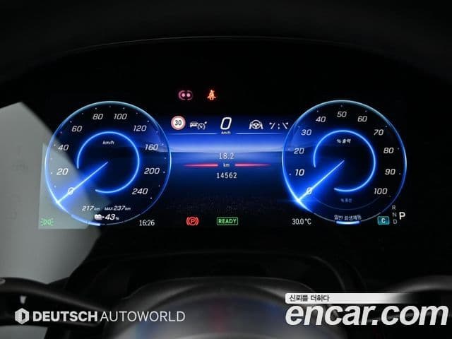 Mercedes-Benz EQE SUV 2025 — ფოტო 16/20