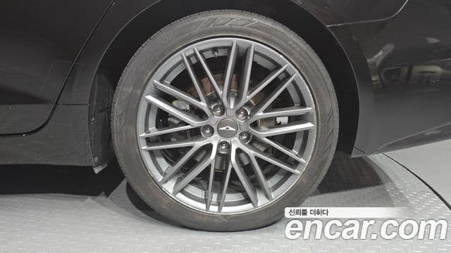 Genesis G70 2018 — Photo 9/32